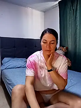 renata hot1 online show from March 15, 2025, 7:38 pm