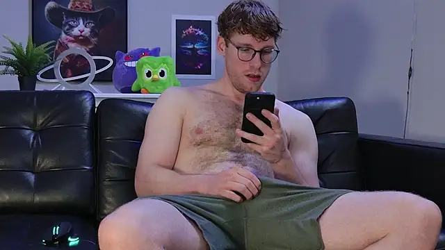 BlueEyedTallGuy94 online show from October 21, 2025, 2:45 am