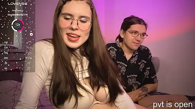 passiondesire  online show from October 3, 2025, 8:33 am