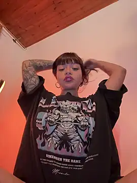 Ashley Chriss online show from December 28, 2024, 6:39 am