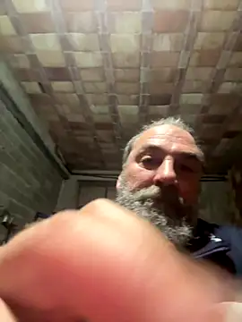 Snapshot of ros217 chatting on December 4, 2025, 9:45 pm ros217 online show from December 4, 2025, 9:45 pm