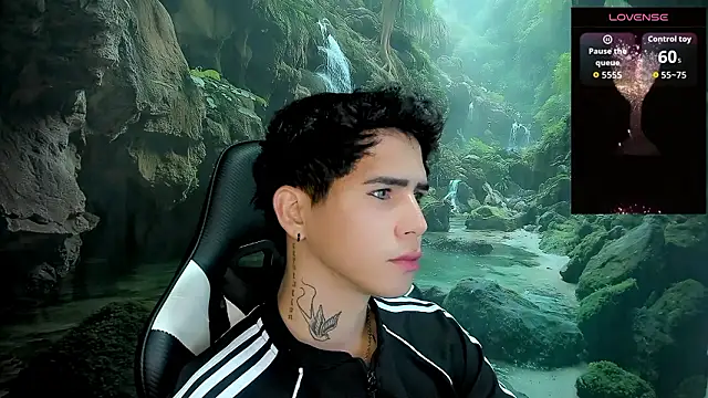 Snapshot of Tayson_Rivers chatting on February 19, 2026, 12:06 am Tayson Rivers online show from February 19, 2026, 12:06 am