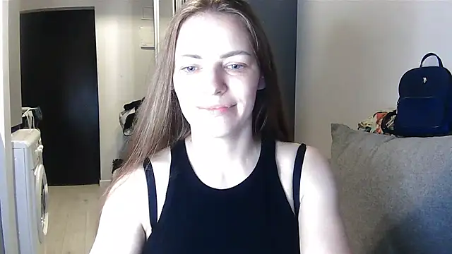 Snapshot of AnnaDiamond1 chatting on July 16, 2026, 9:43 pm AnnaDiamond1 online show from July 16, 2026, 9:43 pm