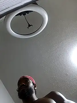 Siriss boyrag online show from April 8, 2026, 1:38 am