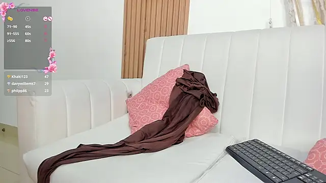 malak nanyy online show from March 8, 2025, 5:59 am