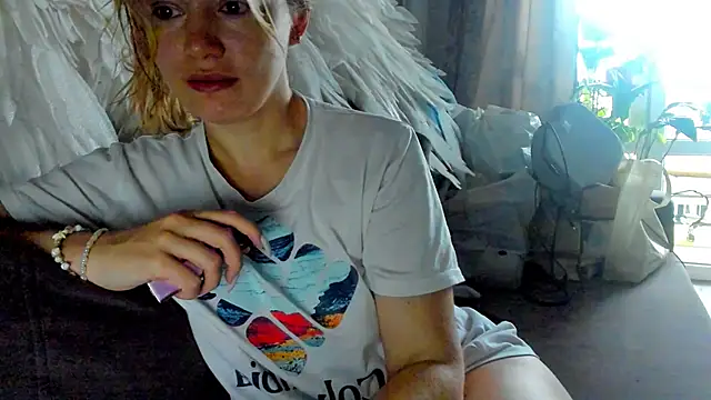 foxy blond online show from May 30, 2026, 12:30 am