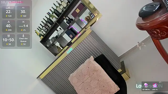 nayshalopestss online show from November 10, 2025, 1:21 pm