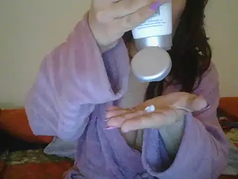 Snapshot of hairygirl80 chatting on December 6, 2024, 9:13 pm hairygirl80 online show from December 6, 2024, 9:13 pm