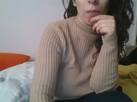 Snapshot of hairygirl80 chatting on December 12, 2024, 1:06 pm hairygirl80 online show from December 12, 2024, 1:06 pm