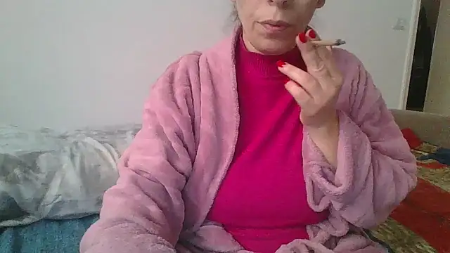 Snapshot of hairygirl80 chatting on December 18, 2024, 8:53 am hairygirl80 online show from December 18, 2024, 8:53 am