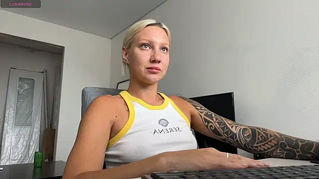 AnneBall online show from July 17, 2026, 8:32 am