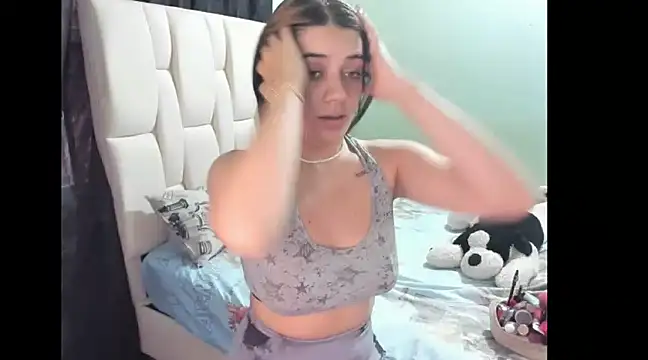 KittyKlum online show from January 3, 2025, 7:50 pm