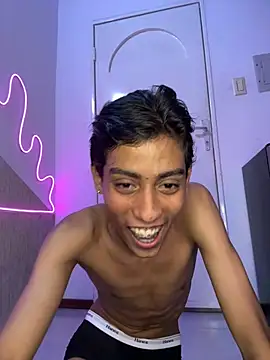 Snapshot of Mauuu18 chatting on December 14, 2024, 1:50 am Mauuu18 online show from December 14, 2024, 1:50 am