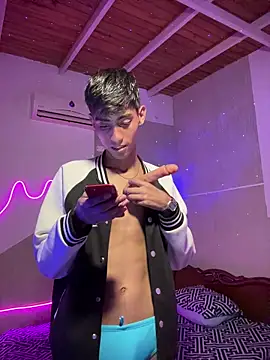 Snapshot of Mauuu18 chatting on October 18, 2025, 2:36 am Mauuu18 online show from October 18, 2025, 2:36 am