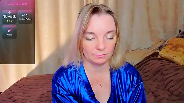 Snapshot of Regina__blue chatting on October 3, 2025, 5:54 pm Regina blue online show from October 3, 2025, 5:54 pm