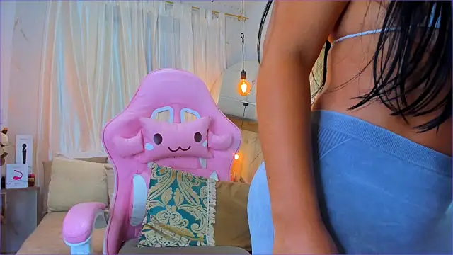 Natasha hartaman online show from December 4, 2025, 8:50 pm