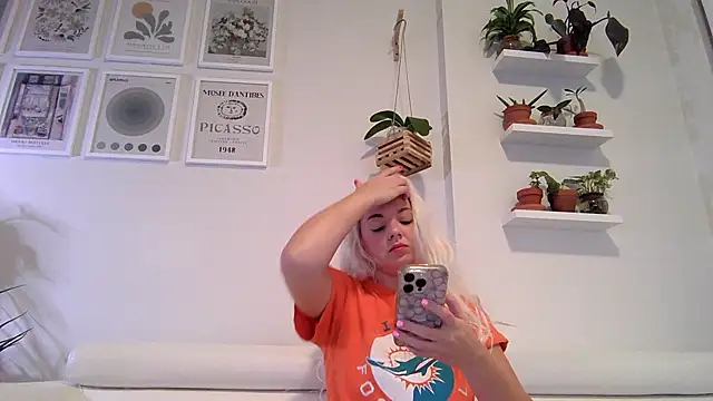 badblondebunny online show from February 7, 2026, 1:09 am