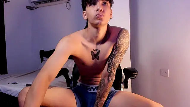 Snakebutterfly online show from January 22, 2025, 11:32 pm