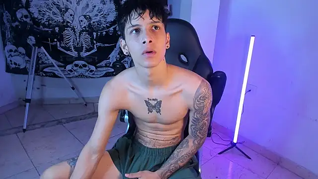 Snakebutterfly online show from January 6, 2026, 4:16 am