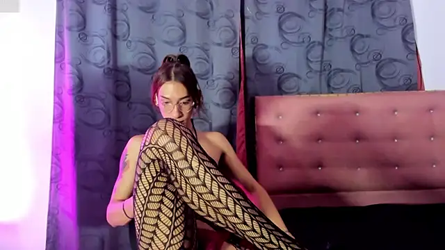 khandyzBlum online show from April 11, 2026, 11:31 pm