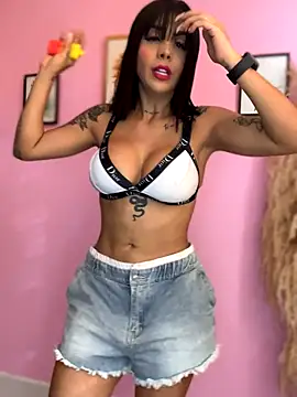 Snapshot of Tamyjenkins1 chatting on October 26, 2025, 9:10 pm Tamyjenkins1 online show from October 26, 2025, 9:10 pm