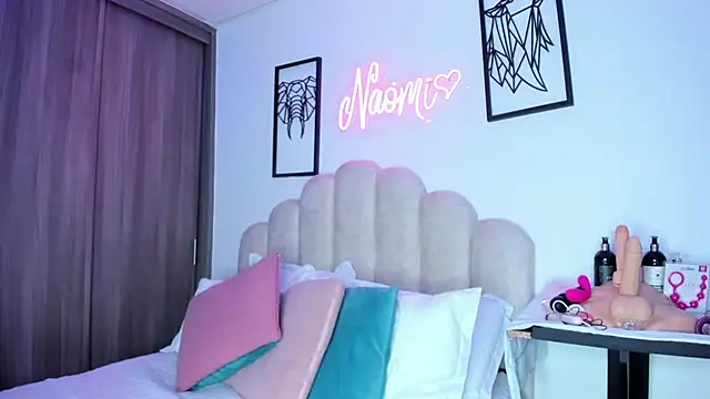 NaomiAsha online show from April 22, 2026, 12:39 pm