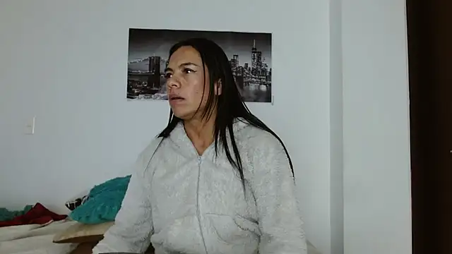 Snapshot of chicafitcaliente chatting on October 23, 2025, 2:11 am chicafitcaliente online show from October 23, 2025, 2:11 am