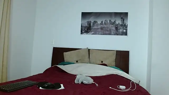 Snapshot of chicafitcaliente chatting on November 5, 2025, 3:06 am chicafitcaliente online show from November 5, 2025, 3:06 am