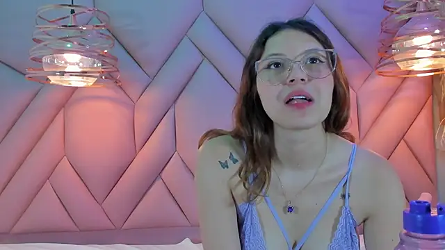 Snapshot of AngelaaCute_ chatting on January 25, 2025, 6:02 pm AngelaaCute online show from January 25, 2025, 6:02 pm