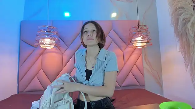 Snapshot of AngelaaCute_ chatting on February 9, 2025, 12:52 pm AngelaaCute online show from February 9, 2025, 12:52 pm