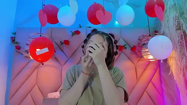 Snapshot of AngelaaCute_ chatting on February 18, 2025, 12:28 pm AngelaaCute online show from February 18, 2025, 12:28 pm