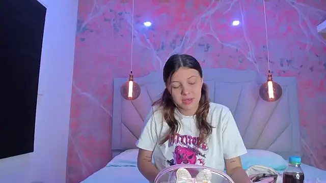 Snapshot of AngelaaCute_ chatting on February 27, 2025, 12:23 pm AngelaaCute online show from February 27, 2025, 12:23 pm