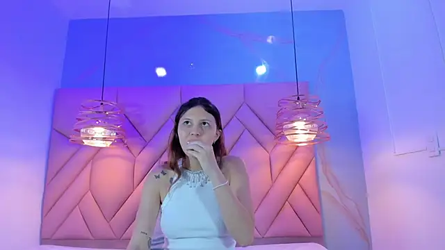 Snapshot of AngelaaCute_ chatting on March 11, 2025, 12:28 pm AngelaaCute online show from March 11, 2025, 12:28 pm