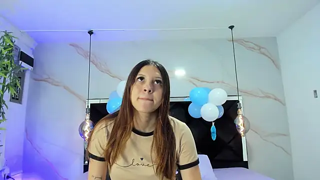 Snapshot of AngelaaCute_ chatting on September 23, 2025, 12:08 pm AngelaaCute online show from September 23, 2025, 12:08 pm