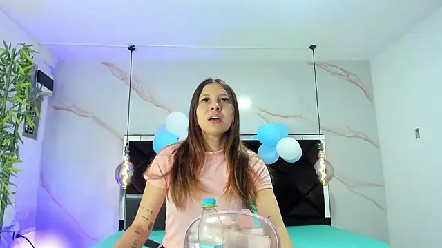 Snapshot of AngelaaCute_ chatting on September 24, 2025, 12:08 pm AngelaaCute online show from September 24, 2025, 12:08 pm