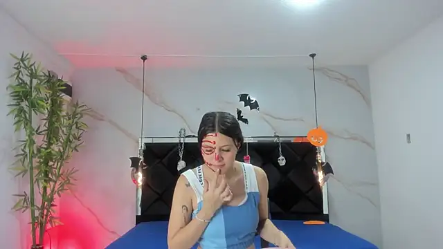 Snapshot of AngelaaCute_ chatting on October 27, 2025, 12:42 pm AngelaaCute online show from October 27, 2025, 12:42 pm