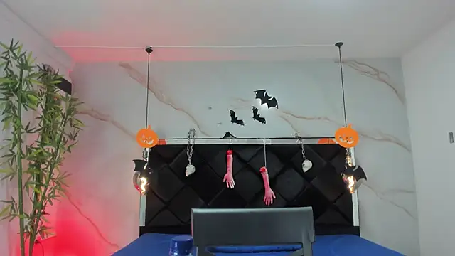 Snapshot of AngelaaCute_ chatting on October 29, 2025, 12:07 pm AngelaaCute online show from October 29, 2025, 12:07 pm