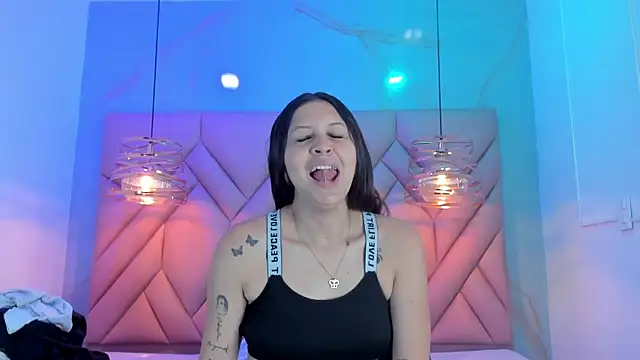 AngelaaCute  online show from June 25, 2026, 11:59 am