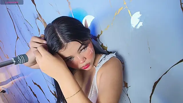 Lizz Tender online show from December 5, 2025, 12:47 pm