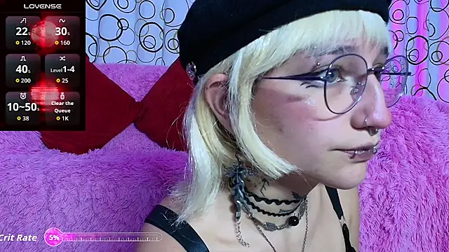 SukiFuyu  online show from October 17, 2025, 12:14 am