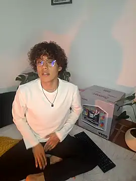 nickolas moon online show from December 27, 2024, 8:50 pm