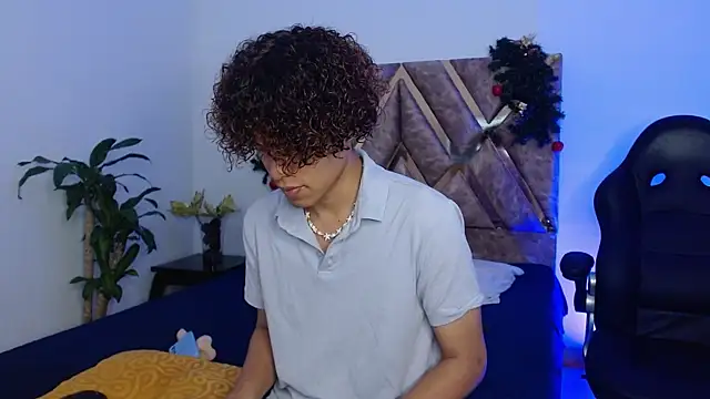 nickolas moon online show from December 30, 2024, 5:34 pm