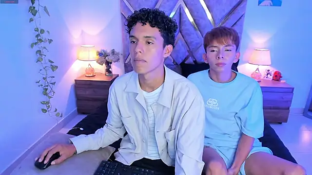 nickolas moon online show from November 5, 2025, 6:52 pm