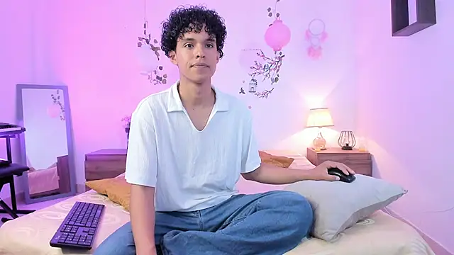 Snapshot of nickolas_moon chatting on July 19, 2026, 6:00 pm nickolas moon online show from July 19, 2026, 6:00 pm