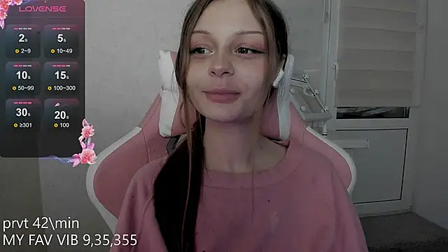 shy melony online show from November 26, 2025, 7:37 pm