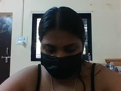 Hotmilfxox online show from May 29, 2026, 9:07 am