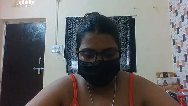 Snapshot of Hotmilfxox chatting on June 7, 2026, 6:06 am Hotmilfxox online show from June 7, 2026, 6:06 am