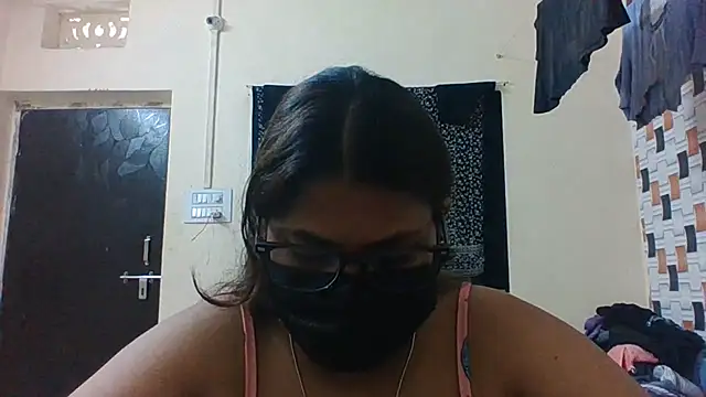 Snapshot of Hotmilfxox chatting on June 21, 2026, 7:11 am Hotmilfxox online show from June 21, 2026, 7:11 am