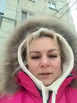 Snapshot of candy_queeen chatting on February 27, 2025, 4:41 am candy queeen online show from February 27, 2025, 4:41 am