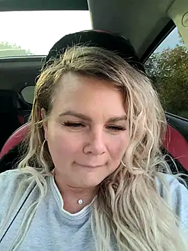 Snapshot of candy_queeen chatting on September 20, 2025, 11:22 am candy queeen online show from September 20, 2025, 11:22 am